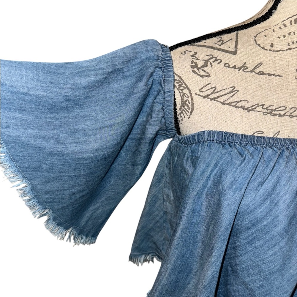 Elan Raw Edge Off the Shoulder Dress - Picture 4 of 10